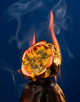Oud Maracujá Scented Candle